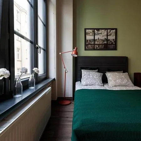Close-golden - Cozy Studio - Main Rail Station&k24 Apartment Breslau